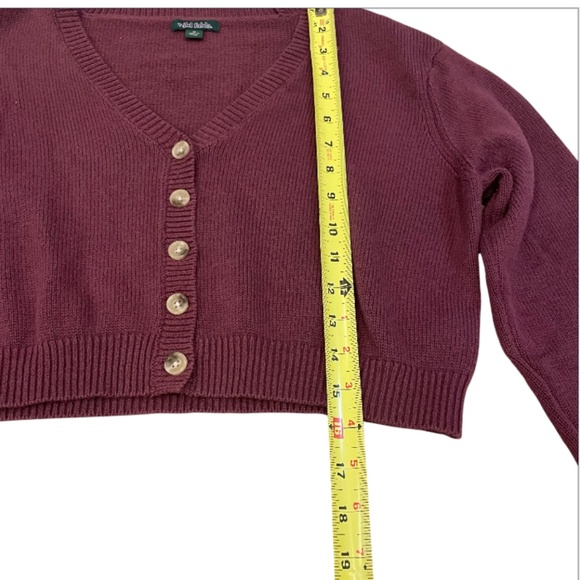Wild fable Crop Top Buttoned Maroon Sweater Size M - Picture 3 of 5
